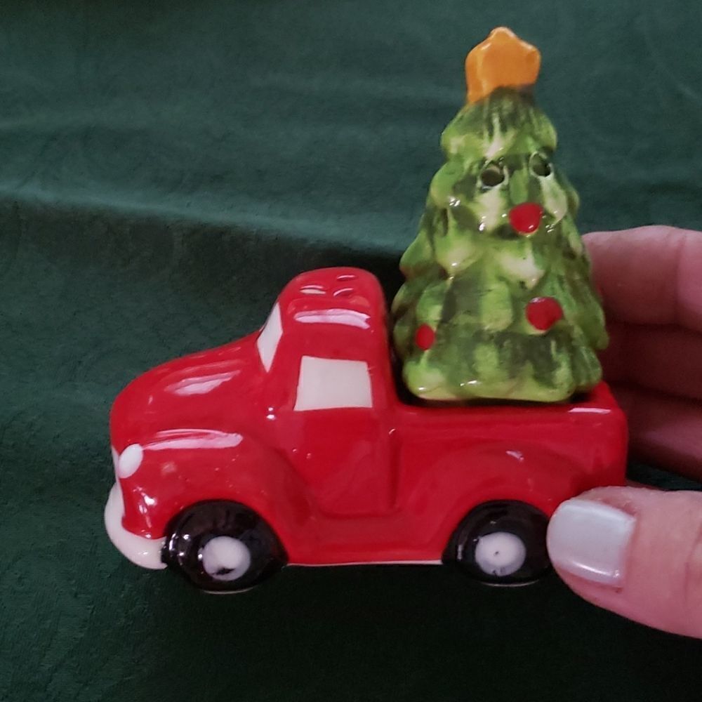 New Christmas salt and pepper shakers and picture holder